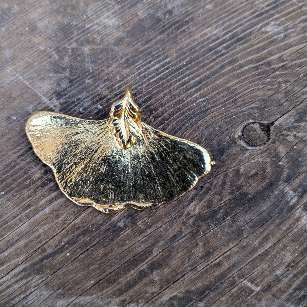 Gold Dipped Ginkgo Leaf Pendant - Picture 6 of 7